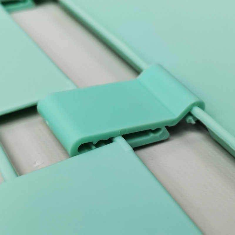 Housse en plastique pour planche à repasser