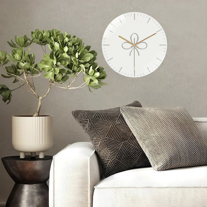 Horloge murale 12 po ronde en verre trempé avec mouvement à quartz silencieux, Trèfle crème