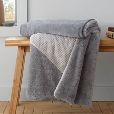 Cosy Larsson Geo Fleece Blanket Throw
