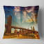 Relaxing in Brooklyn Bridge Park - Coussin imprimé paysage urbain-29961717-29963227