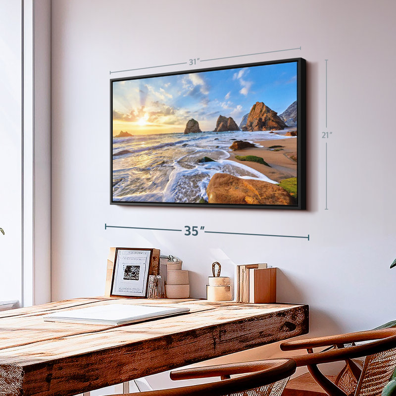 Impression sur toile Coastal Ursa Beach, H 31 po x l 21 po, Cadre flottant noir