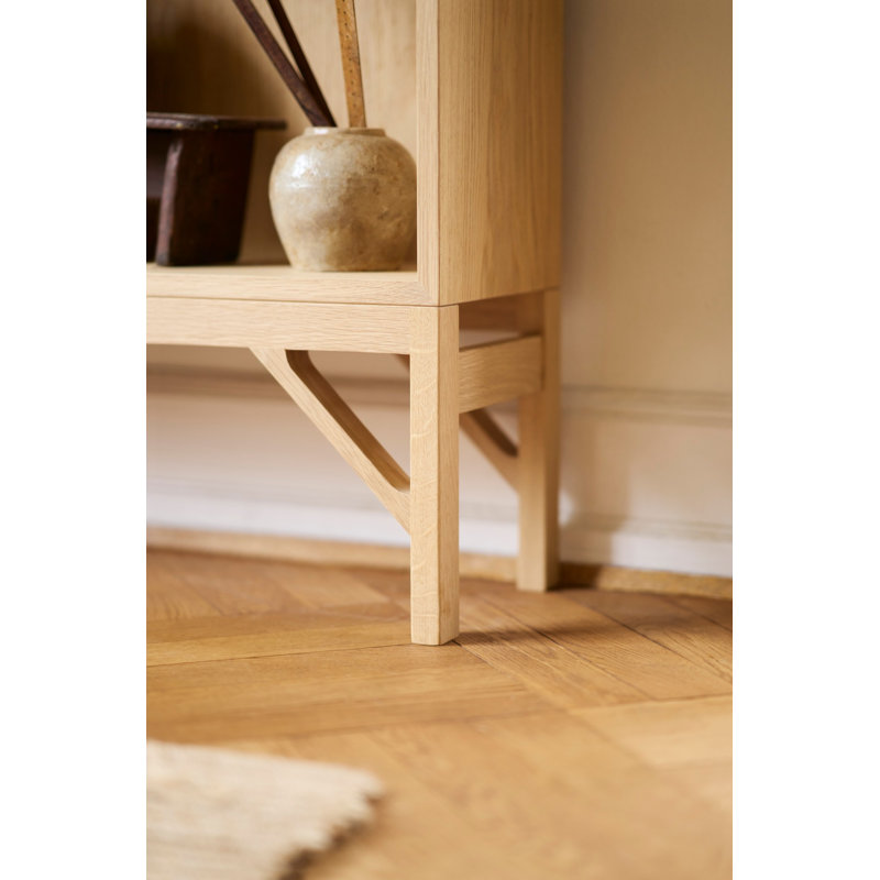 A153 Bookcase