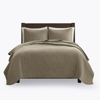 Queen 3 Piece Luxurious Oversized Quilt Set