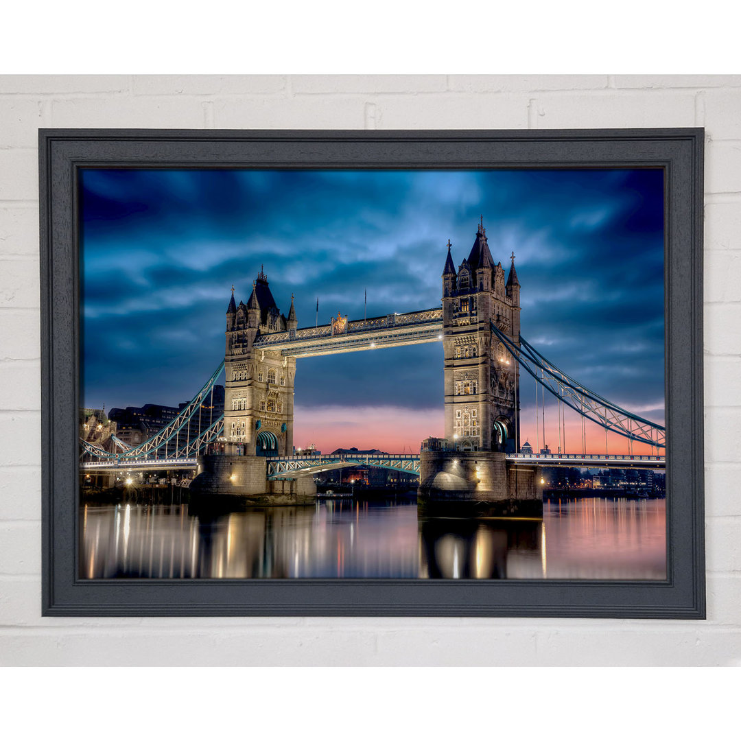 Gerahmtes Leinwandbild London Tower Bridge At Dusk Framed Print