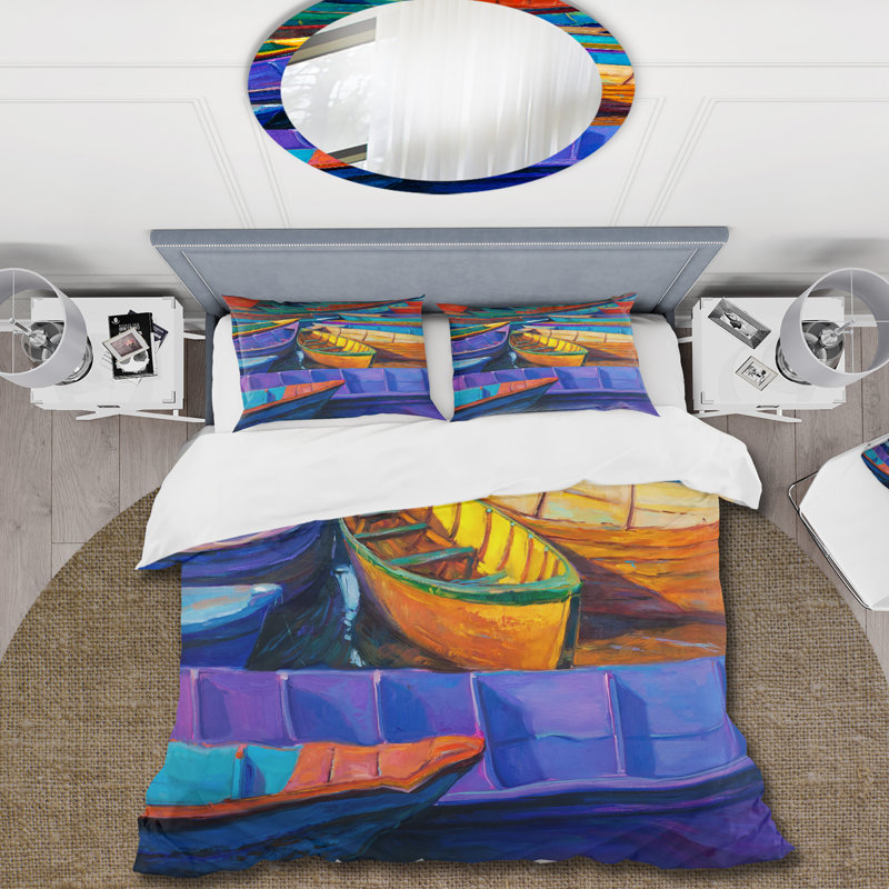 Bateaux qui se reposent sur l'eau pendant le coucher du soleil chaud II - ensemble de housse de couette nautique - microfibre de polyester