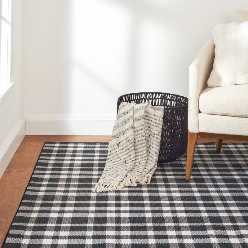Northville Stripe Black/Ivory Throw