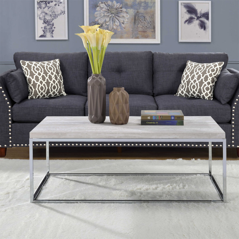 Table basse en chêne clair et chrome avec base ouverte