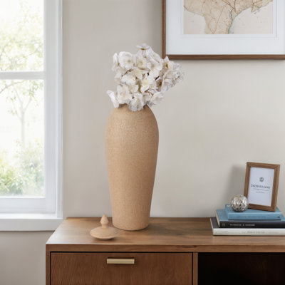 Grand pot en grès cylindrique haut avec couvercle et silhouette effilée avec un style transitionnel moderne et une surface texturée lisse pour un affichage décoratif et des tablettes ou des consoles polyvalentes