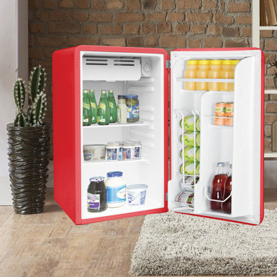 Frigidaire 3.2-cu. ft. 60-Watt Retro Compact Refrigerator, Red — FIN-0018162 | Fridge.com