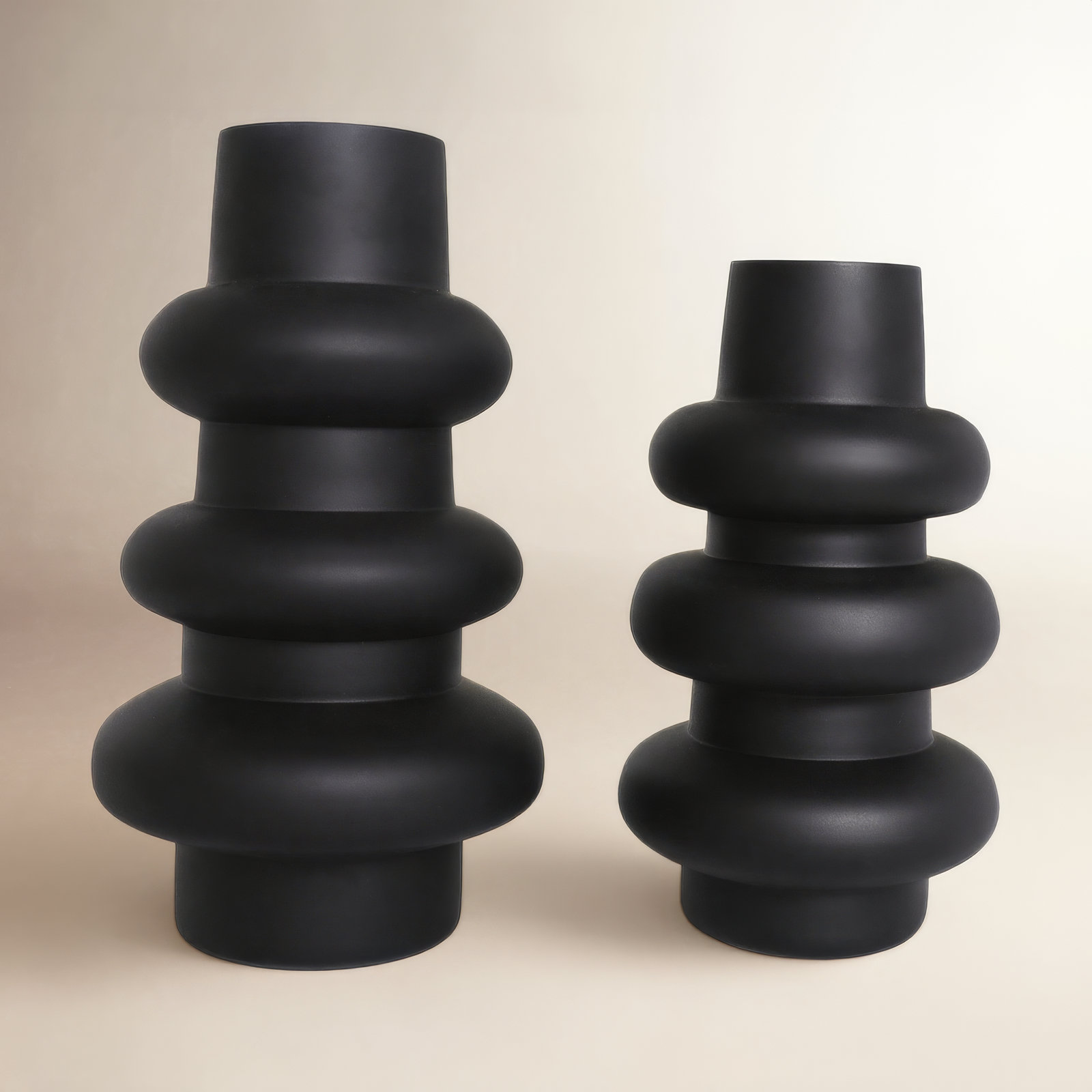 Mable Table Vase, Black
