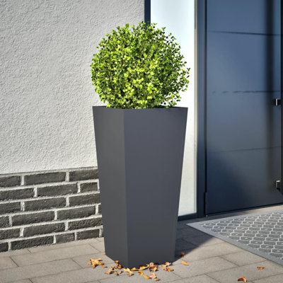 Asua Metal Planter Box