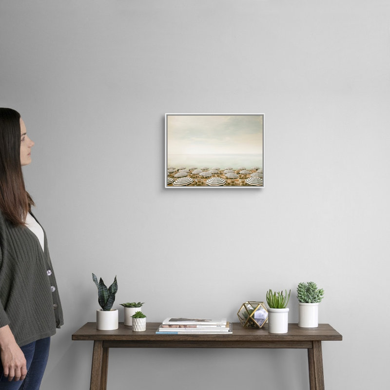 Bord de mer 4 par Carina Okula-reproduction de photo sur toile, Cadre blanc, H 14 po x l 18 po x P 1,75 po