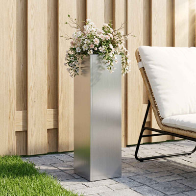 Outdoor Raised Garden Bed
