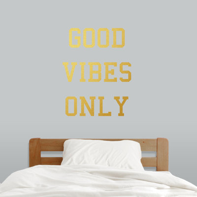 Décalcomanie murale "good vibes only"