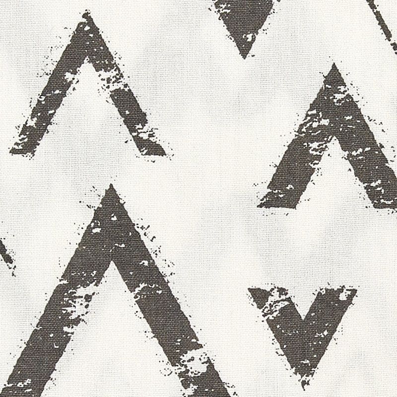  Black Triangles Napkin Set of 4