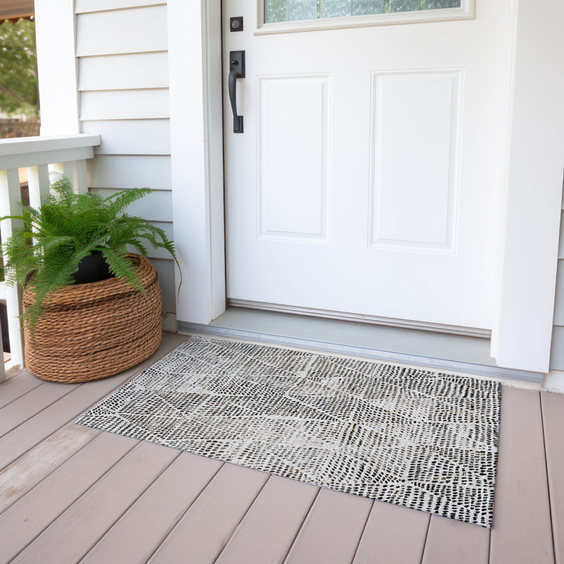 Jurnee Washable Geometric Indoor / Outdoor Rug, Rectangle 1'8" x 2'6"