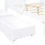 Lit plateforme en bois blanc avec garde-corps latéraux et deux tiroirs de rangement accessibles pleine grandeur de style moderne