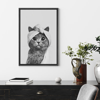«Cute Cat in Servel», reproduction d'art sur toile encadrée d'un animal noir et blanc pour la salle de bain des enfants