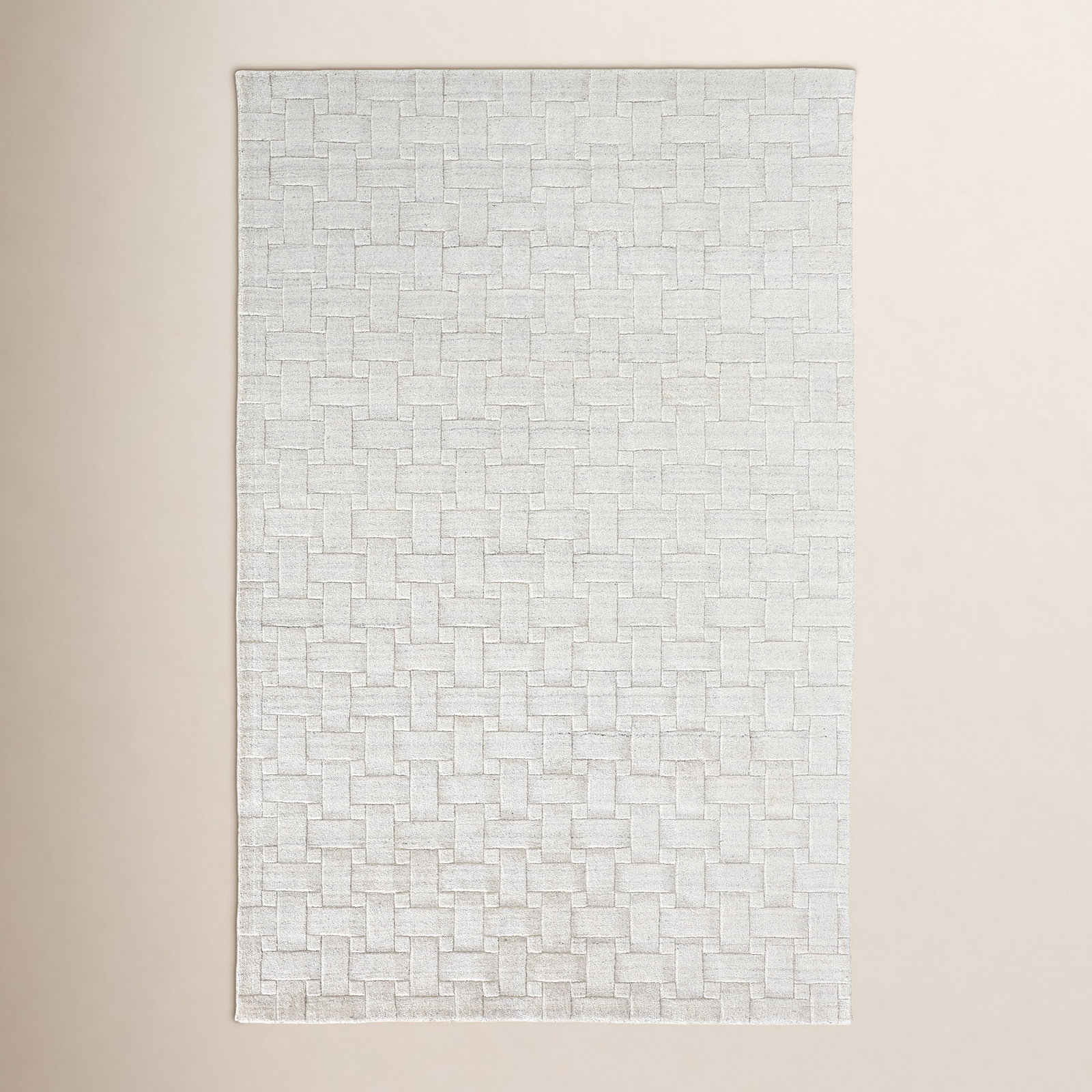 Kentoria Handmade Viscose White/Silver Rug, Rectangle 3'6" x 5'6"