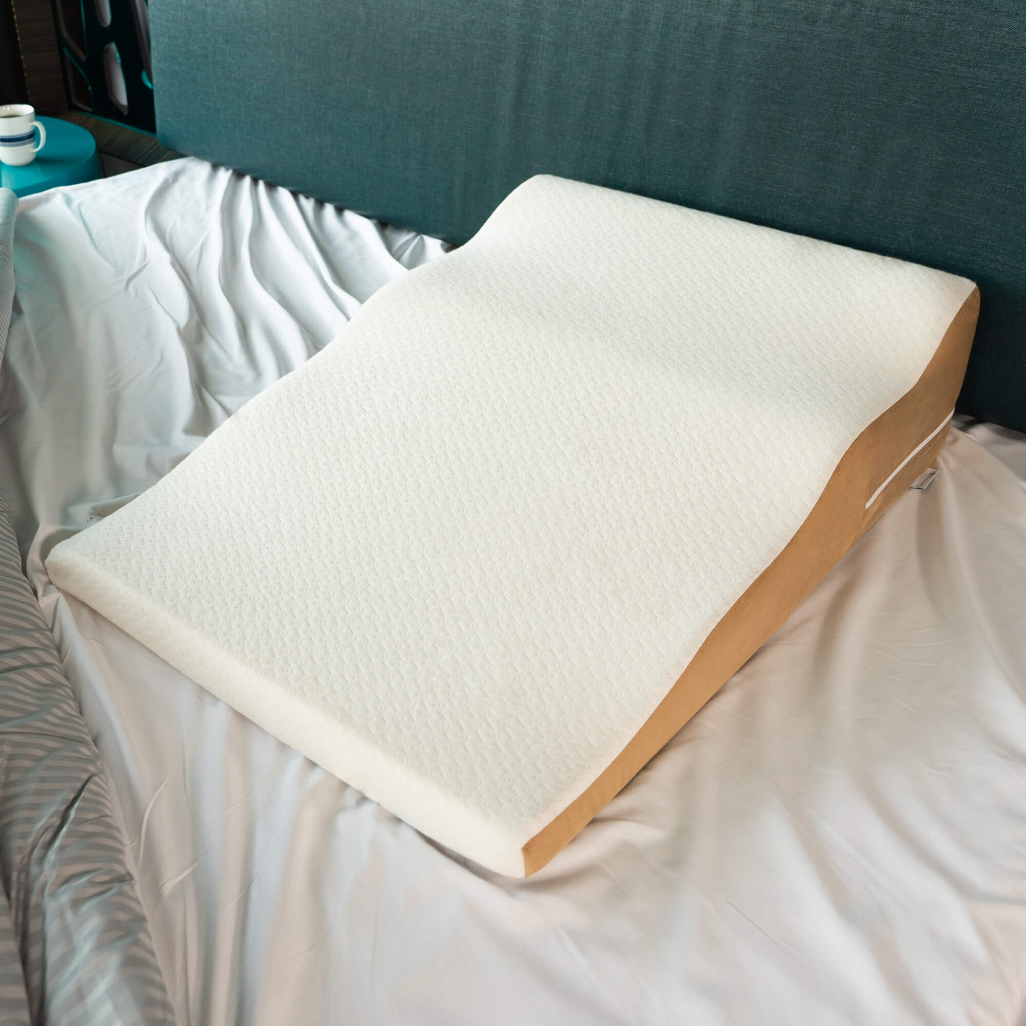 Avana Contoured Bed Wedge Support Pillow for Side Sleepers with Gel-Infused Cooling Memory Foam