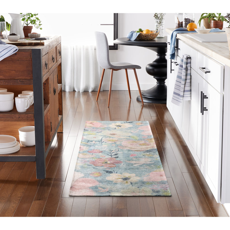 Tapis de cuisine discret à motif floral Everwash Cove, 24 po x 72 po