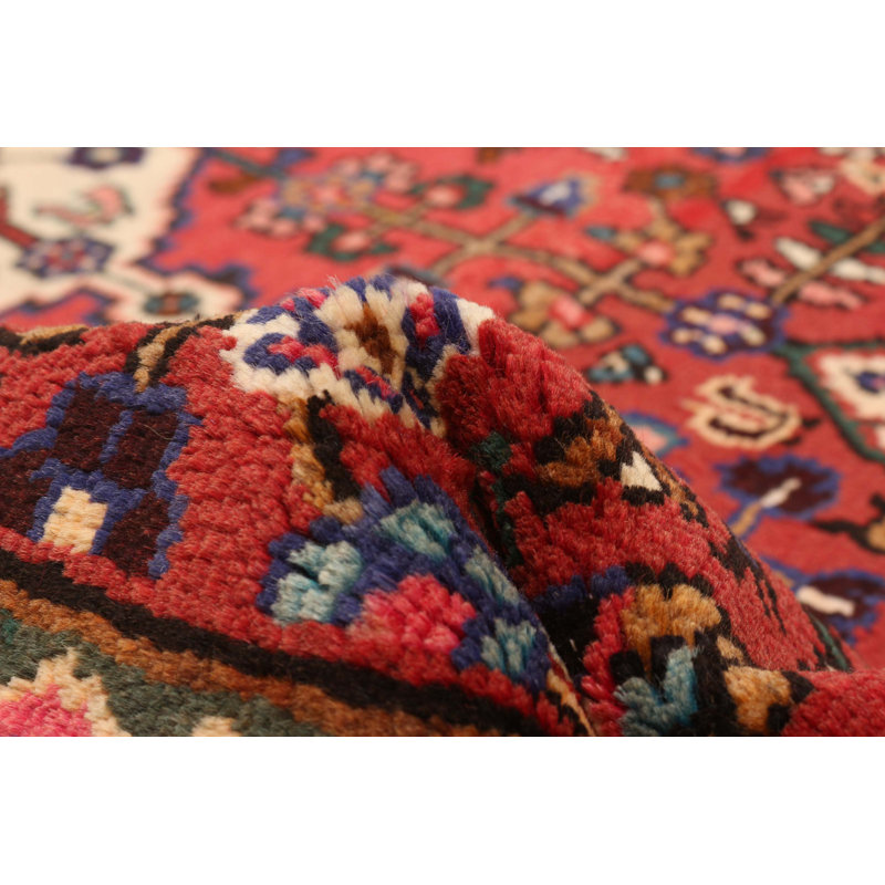 Tapis rouge Anadol 3 pi 6 po x 9 pi 5 po