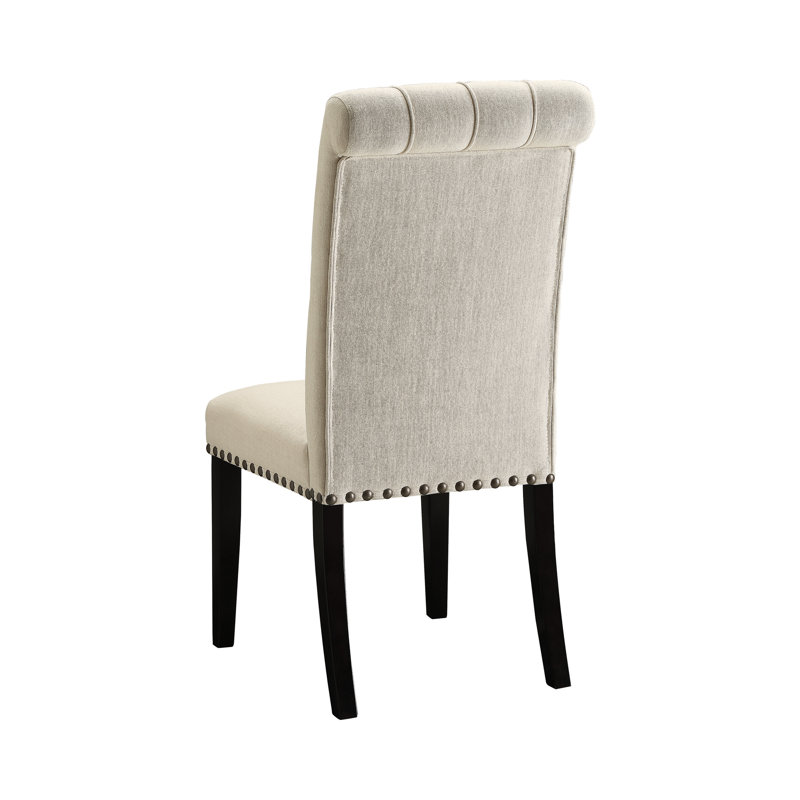 Chaise d'appoint capitonnée et capitonnée beige