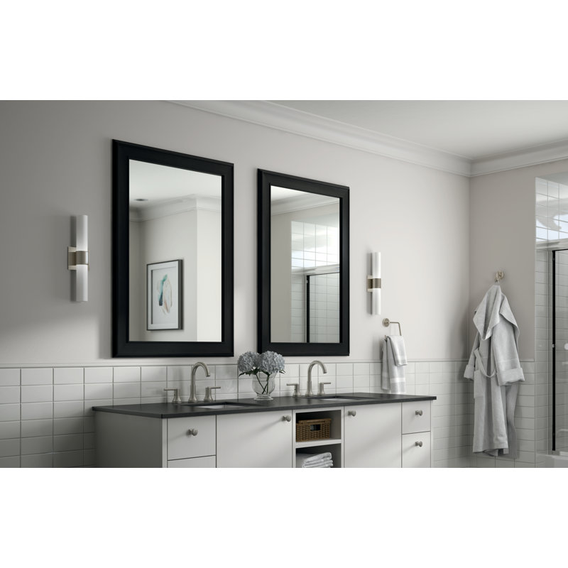 Miroir de salle de bain Delta, H 41,34 po x l 29,33 po x P 1,53 po