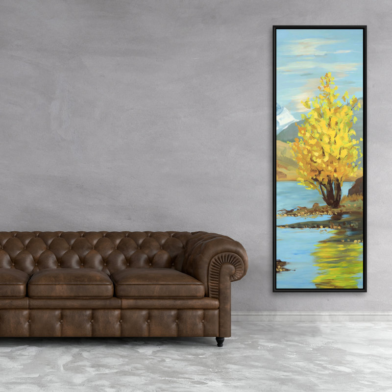 Arbre jaune et reproduction sur toile