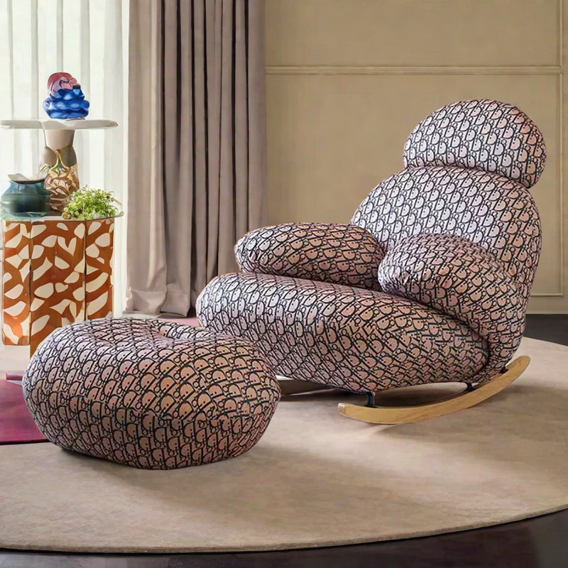 Chaise berçante en tissu rétro