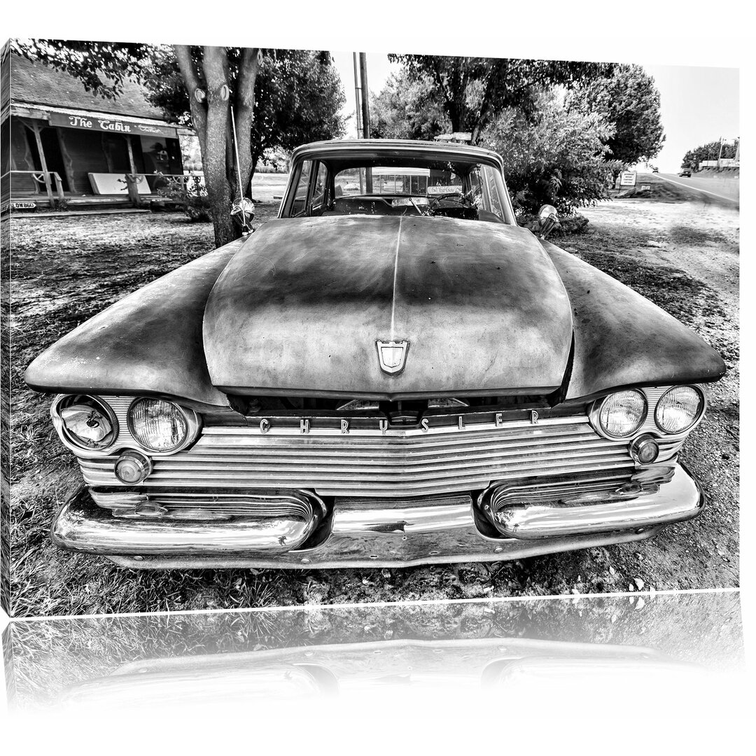 Leinwandbild Alter Chrysler Oldtimer USA in Monochrom