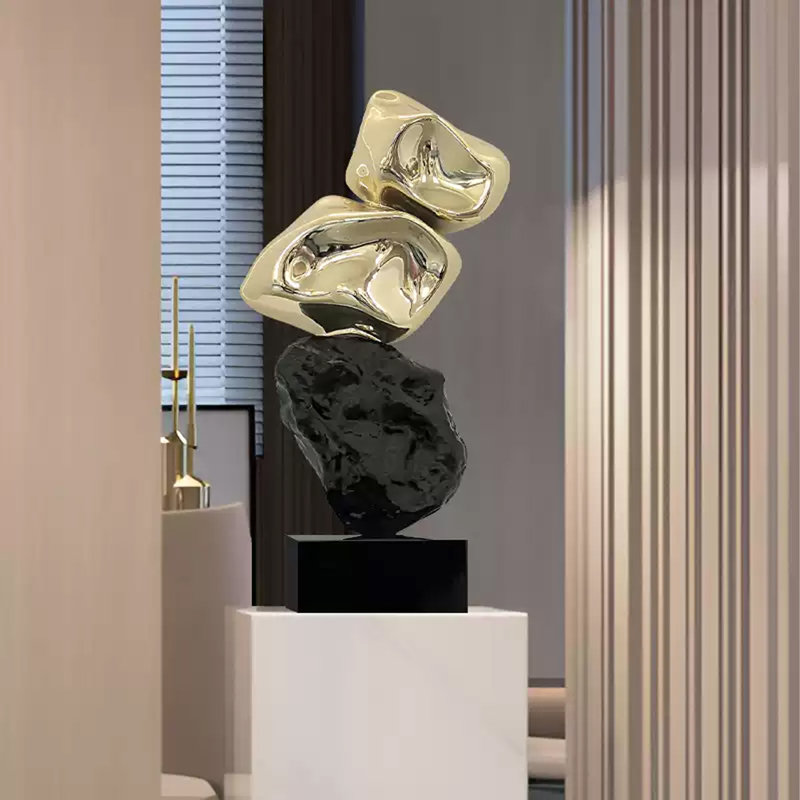 Sculpture moderne en fibre de verre électroplaquée, Doré