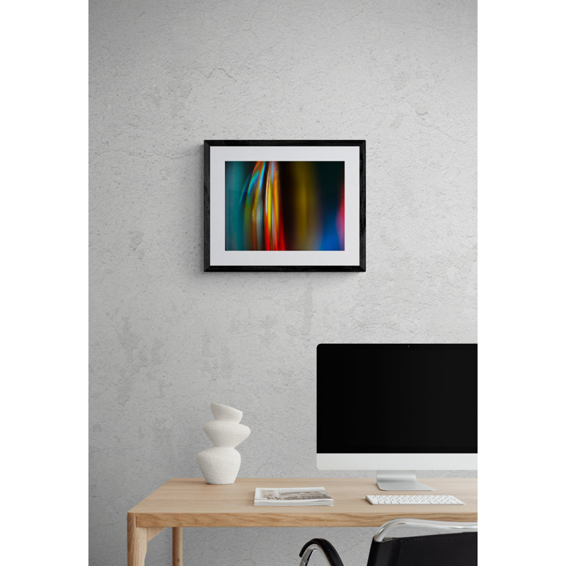 «Waterfall of Light» par Harold Davis - impression, Papier avec cadre noir, H 17,25 po x l 21,25 po