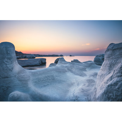 Plage de Sarakiniko au coucher du soleil par Borchee
