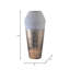 Vase en verre avec un design moderne glamour texturé, une touche sculpturale, un style contemporain élégant, des détails géométriques, une pièce décorative pour étagères ou décor de table dans des intérieurs transitionnels-89110028