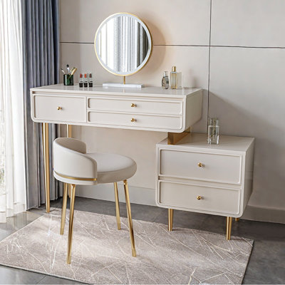 Juwon Vanity by Everly Quinn