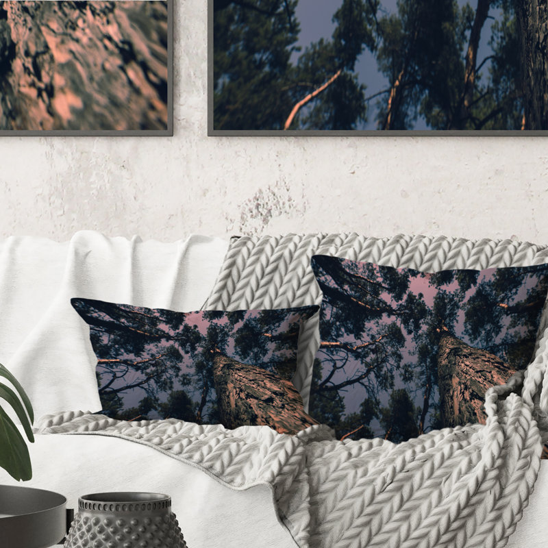 Coussin Magic Landscape avec pin et ciel dramatique I-1 imprimé tropical