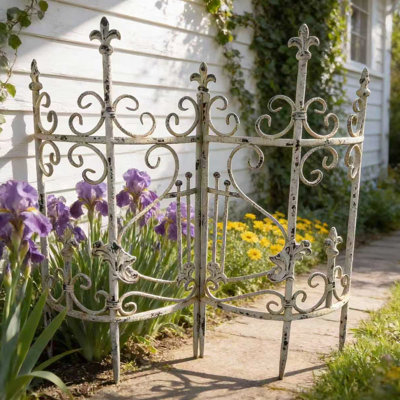 Panneaux décoratifs en fer de clôture en fer de 27,71 po d'épaisseur pour la cour extérieure et la protection des plantes avec treillis d'escalade