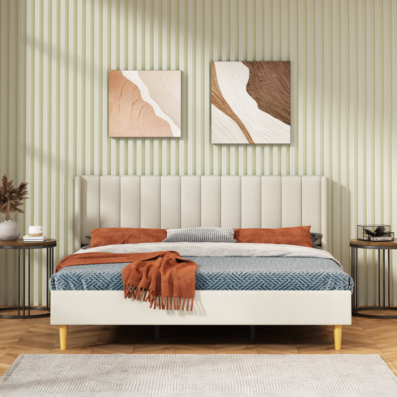Très grand lit plateforme tapissier très grand avec tête de lit à oreilles et lattes de bois, sans sommier tapissier, beige