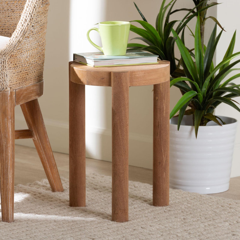 Table d'appoint sculpturale avec base en trépied bali & pari Shadi