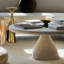 Table basse en résine crème marbrée