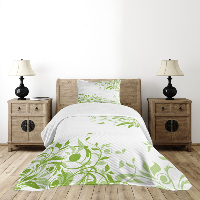White and Green Twin Quilted Bedspread Set with Pillow Sham