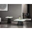 Table de bout carrée de style contemporain avec rebords incurvés en faux marbre et finition noire