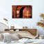 Toile incurvée avec arches de cuivre dans une atmosphère orange brumeuse-468932523