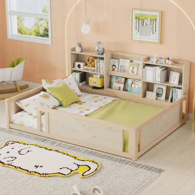 Lit plateforme en bois avec barrière de sécurité et tablettes de rangement latérales pratiques, base de lit pour enfant peu encombrante
