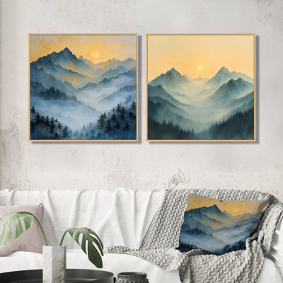 Misty Mountain Sunrise I - Art mural paysage de montagnes - Art mural traditionnel pour le salon 2 pièces