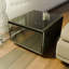 Table d'appoint moderne et intelligente avec réfrigérateur intégré, recharge sans fil et plusieurs options d'alimentation pour une commodité ultime-848316462