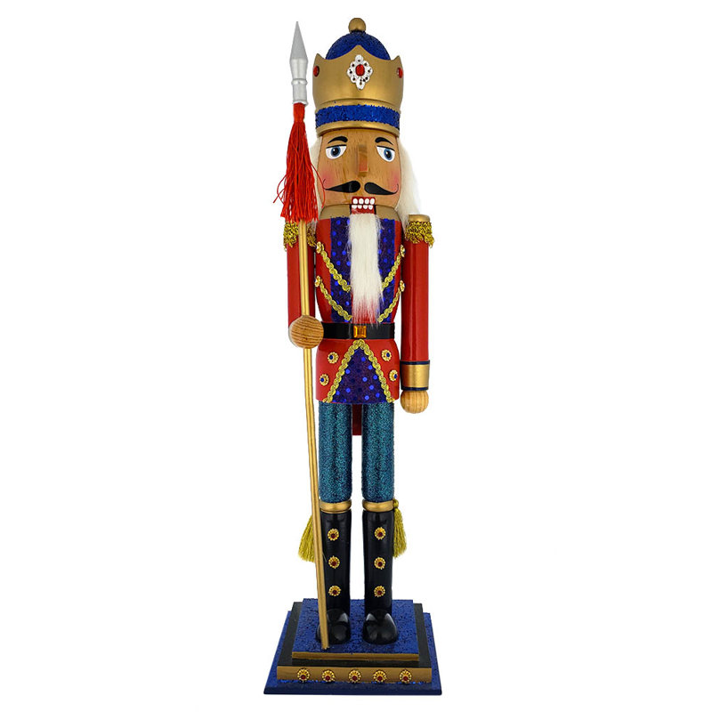 Casse-noisette soldat avec veste et couronne