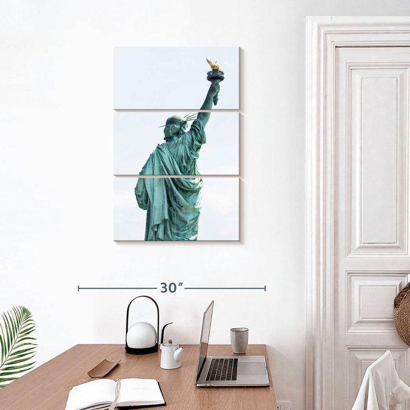 New York Liberty II, 32" H x 20" W