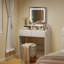 Bureau de maquillage avec miroir, 3 lumières DEL de couleur, tiroirs, blanc-49353971